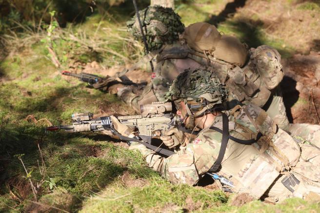 丹麦队防线前场火力出击，英格兰难以防守的简单介绍