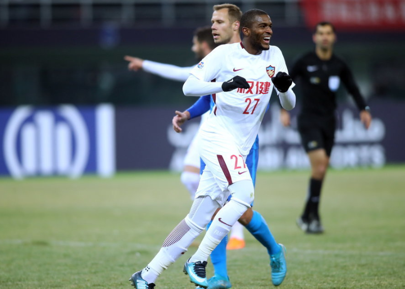 圣埃蒂安客场逼平对手，表现平稳，态度积极