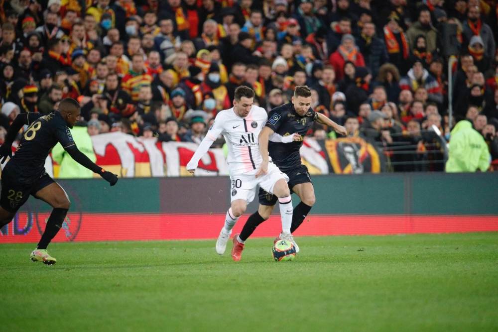 圣埃蒂安客场逼平对手，表现平稳，态度积极